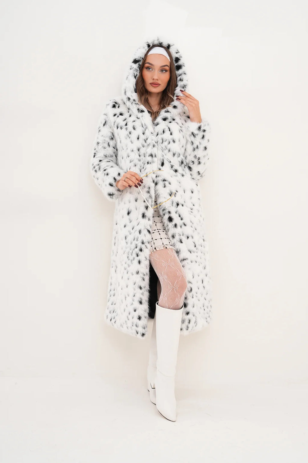 Full-Length Hooded Faux Fur Coat – White Leopard Print
