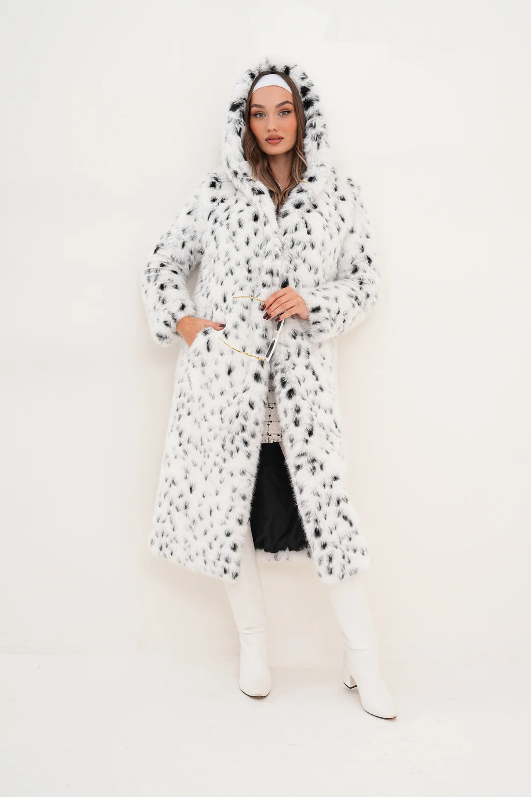 Full-Length Hooded Faux Fur Coat – White Leopard Print