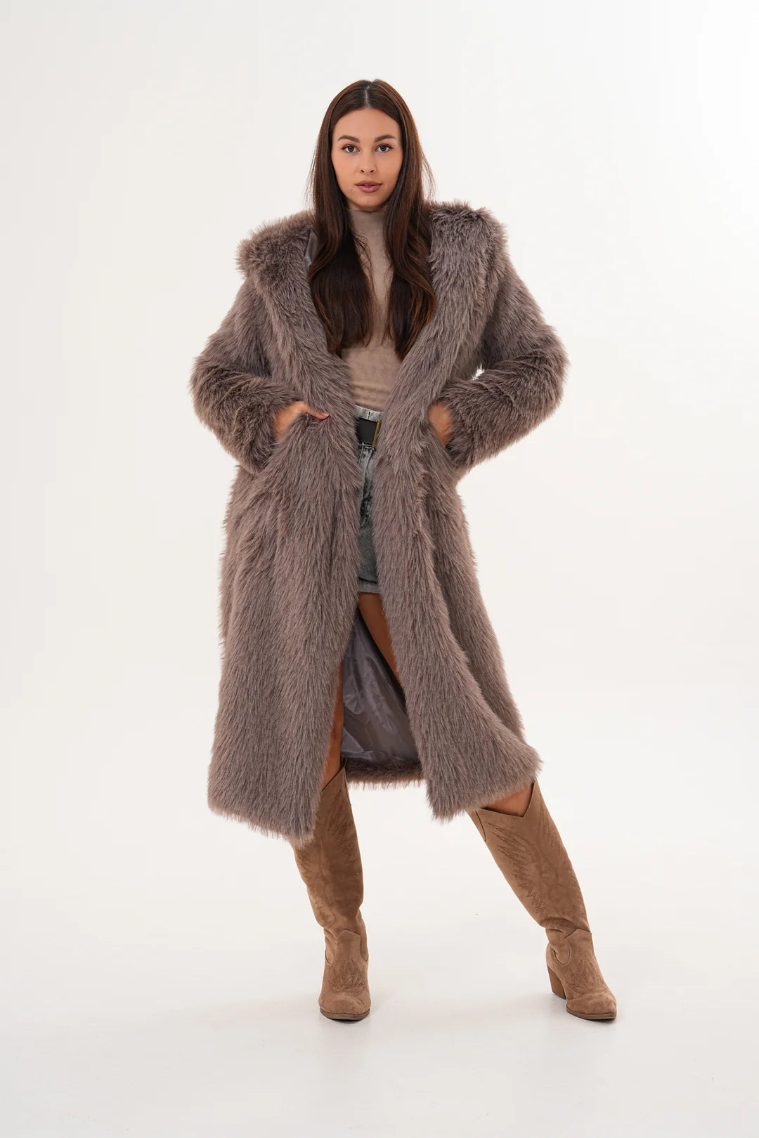 Full-Length Hooded Faux Fur Coat – Vizon | Warm, Soft & Modern Winter Coat